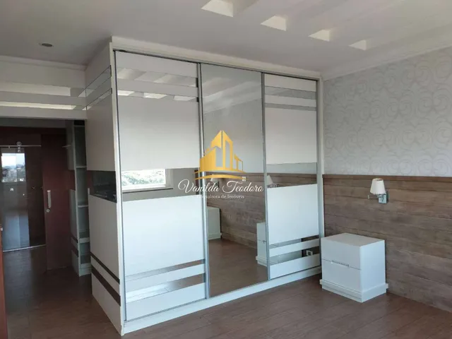 Imagem 13: Casa maravilhosa em condomínio alto padrão, construída em 2 terrenos, 3 suítes, 5