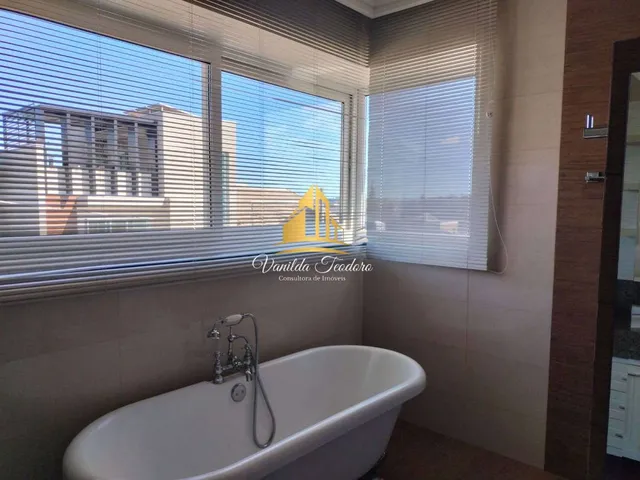 Imagem 16: Casa maravilhosa em condomínio alto padrão, construída em 2 terrenos, 3 suítes, 5