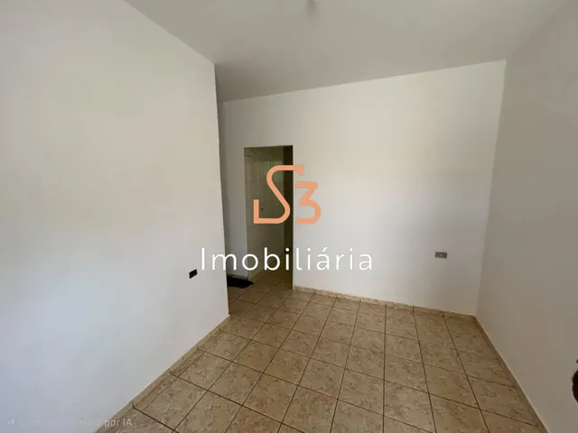 Imagem 3: Casa para locação no Jardim das Palmeiras, Uberlândia-MG: 3 quartos, sala, banheiro