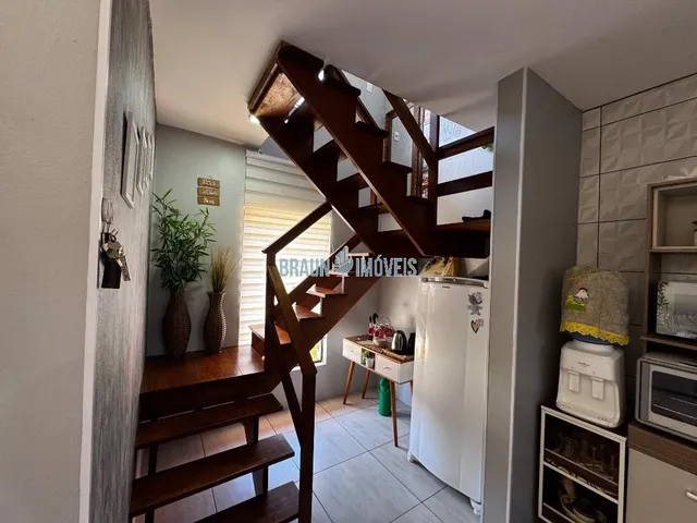 Imagem 10: Sobrado 3 dormitórios semi mobiliado sendo 2 suítes americanas com sacada no