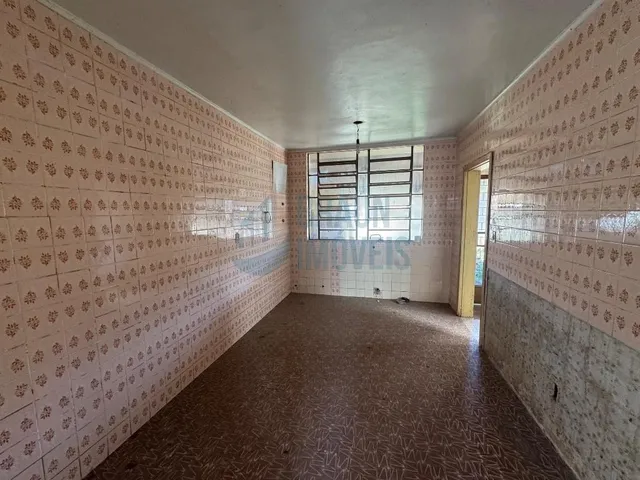 Imagem 14: 02 Casas de alvenaria em terreno de 10x30, murado e com grades altas, Casa da frente com