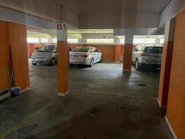 Imagem 9: Apartamento 3 Dormitórios sendo 1 Suite com dependência de Empregada no Centro de