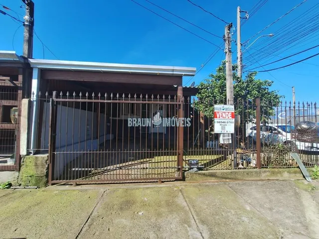 Imagem 1: Casa de Esquina no Morada do Bosque com 2 Dormitórios e Comércio em Cachoeirinha/Rs