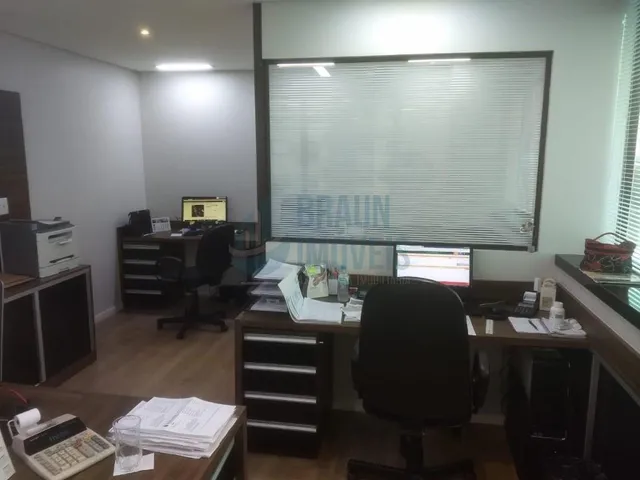 Imagem 5: Sala comercial com moveis panejados no 7° andar e, Porto Alegre, Bairro Maria Goretti