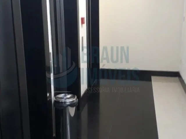 Imagem 3: Sala comercial com moveis panejados no 7° andar e, Porto Alegre, Bairro Maria Goretti