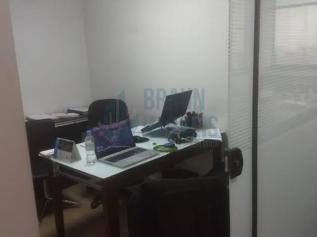 Imagem 10: Sala comercial com moveis panejados no 7° andar e, Porto Alegre, Bairro Maria Goretti