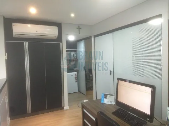Imagem 7: Sala comercial com moveis panejados no 7° andar e, Porto Alegre, Bairro Maria Goretti