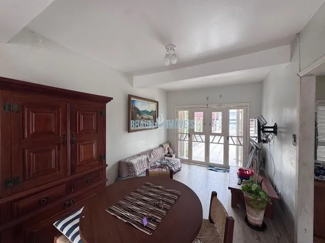 Imagem 14: Casa Mobiliada com 5 Quartos no Centrinho do Nova Tramandaí.. Casa com Amplo Patio e 5 Quartos