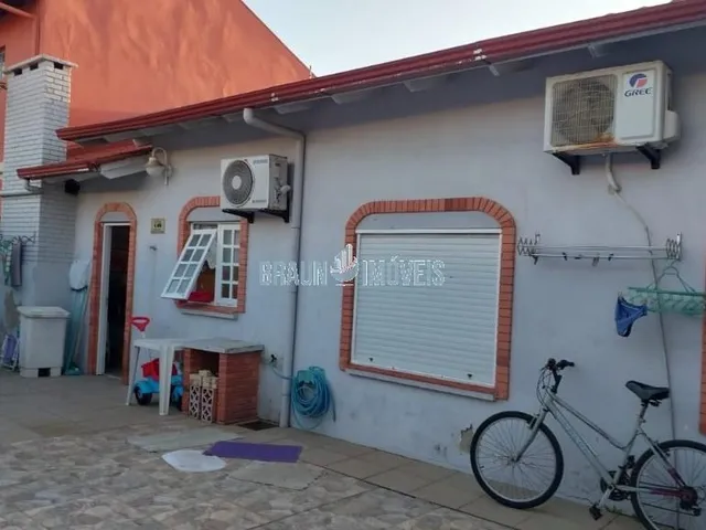 Imagem 9: Casa Mobiliada com 5 Quartos no Centrinho do Nova Tramandaí.. Casa com Amplo Patio e 5 Quartos