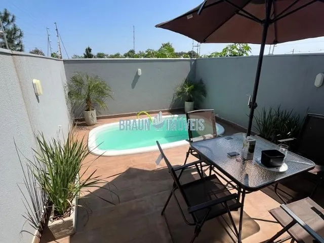 Imagem: Sobrado com piscina, 2 Dormitórios, 2 banheiros