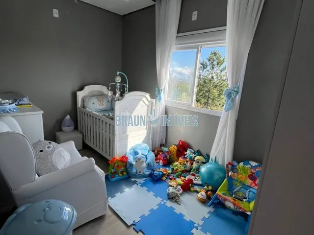 Imagem 3: Sobrado com piscina, 2 Dormitórios, 2 banheiros, lavabo
