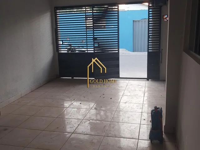 Imagem: A casa possui 2 Dormitórios, 1 Banheiro, 1 Vaga na