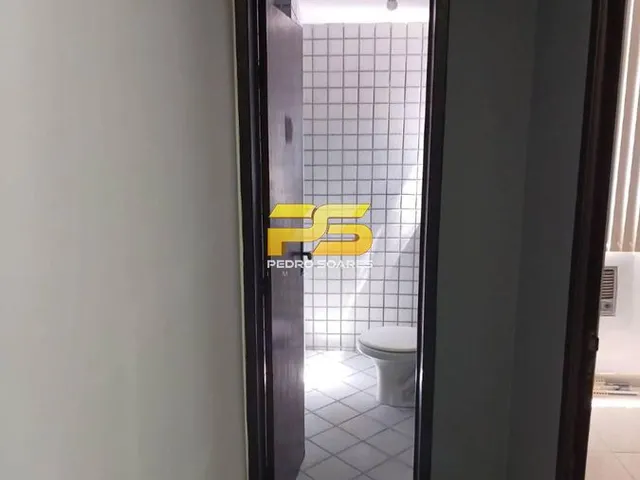 Imagem: A sala comercial possui 30m² de Área e está localizado