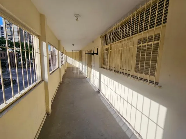 Imagem 14: PRÉDIO COM 2 PAVIMENTOS NA AVENIDA CONSELHEIRO AGUIAR