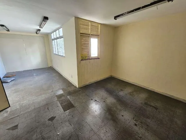 Imagem 16: PRÉDIO COM 2 PAVIMENTOS NA AVENIDA CONSELHEIRO AGUIAR