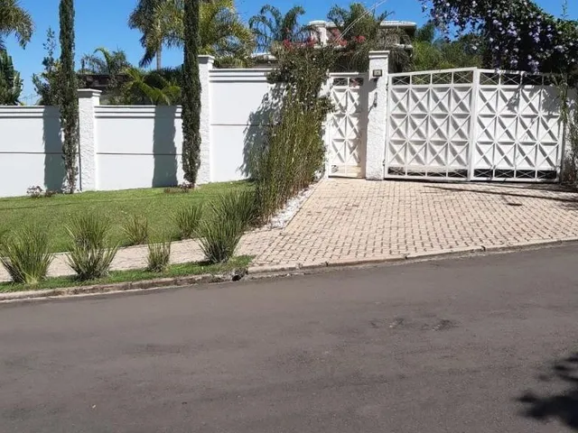 Imagem: Luxuosa mansão em condomínio à venda