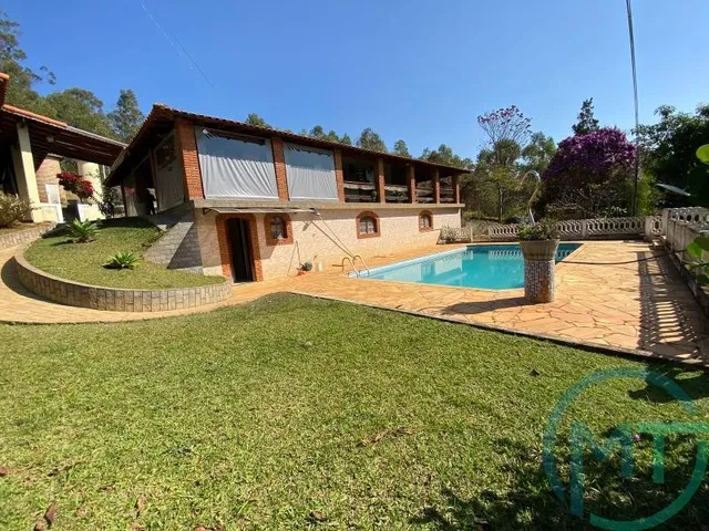 Imagem: Casa de Campo com 4 Quartos e 14 Vagas de