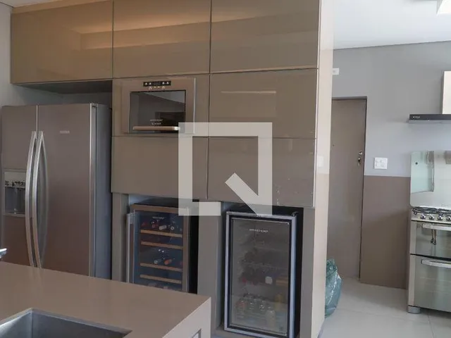 Imagem 10: Localizado no charmoso bairro de Higienópolis, este apartamento oferece uma excelente
