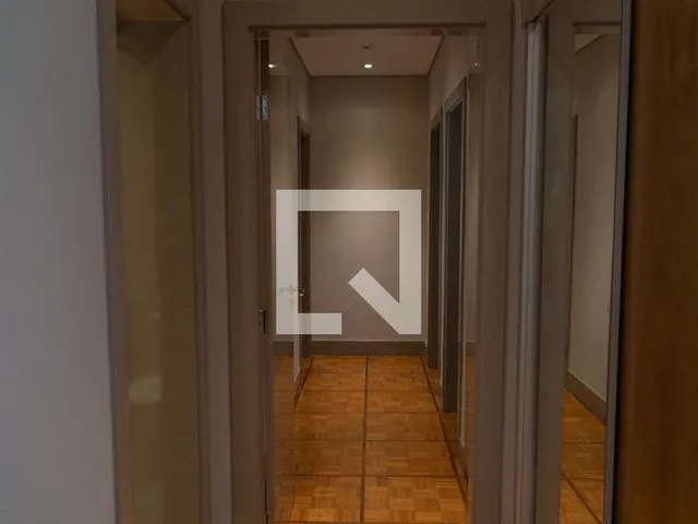 Imagem 3: Localizado no charmoso bairro de Higienópolis, este apartamento oferece uma excelente