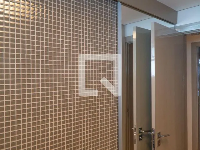 Imagem 7: Localizado no charmoso bairro de Higienópolis, este apartamento oferece uma excelente
