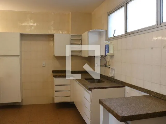 Imagem 8: Localizado na vibrante cidade de São Paulo, este apartamento oferece uma experiência de