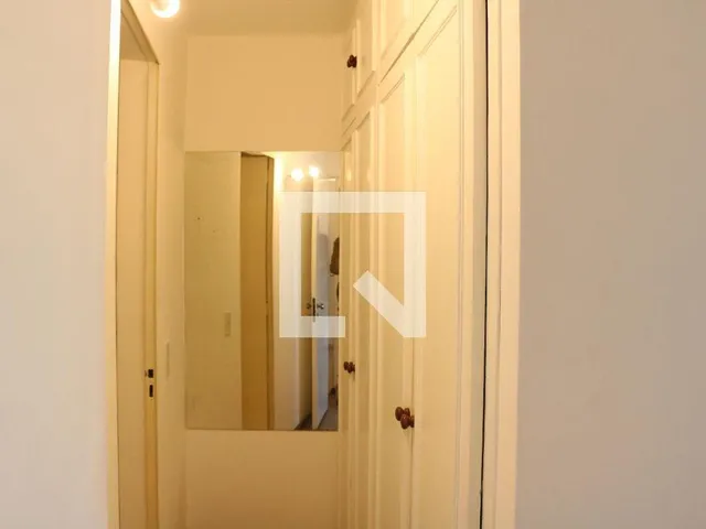Imagem 16: Localizado na vibrante cidade de São Paulo, este apartamento oferece uma experiência de