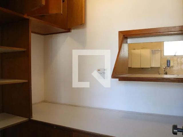 Imagem 11: Localizado na vibrante cidade de São Paulo, este apartamento oferece uma experiência de