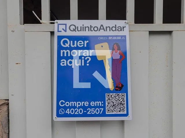 Imagem 8: Esta encantadora casa localizada em São Paulo oferece um espaço amplo e confortável