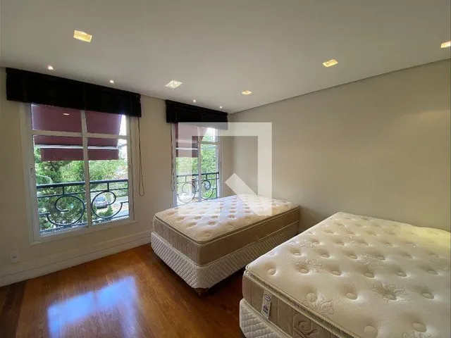 Imagem: Este espaçoso apartamento localizado em