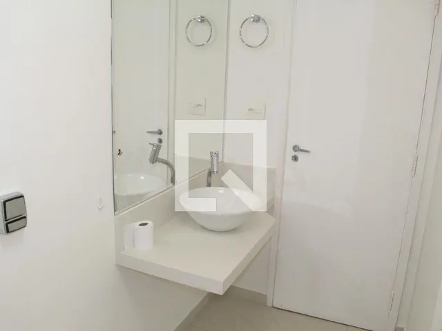 Imagem: Este espaçoso apartamento em Higienópolis