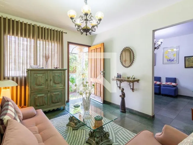 Imagem 6: Casa em condomínio fechado com edícula ! Sala grande ! Quartos com muito espaço ! Casa