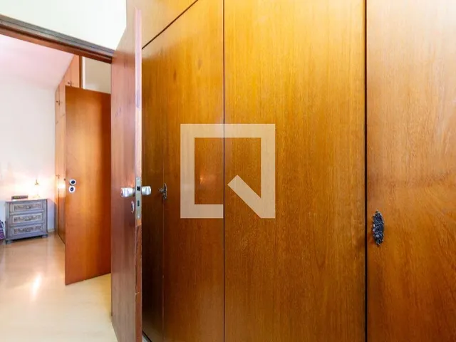 Imagem 2: Casa em condomínio fechado com edícula ! Sala grande ! Quartos com muito espaço ! Casa
