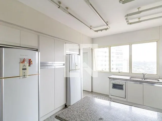 Imagem 7: Descubra um espetacular apartamento à venda no prestigiado bairro de Higienópolis. Com