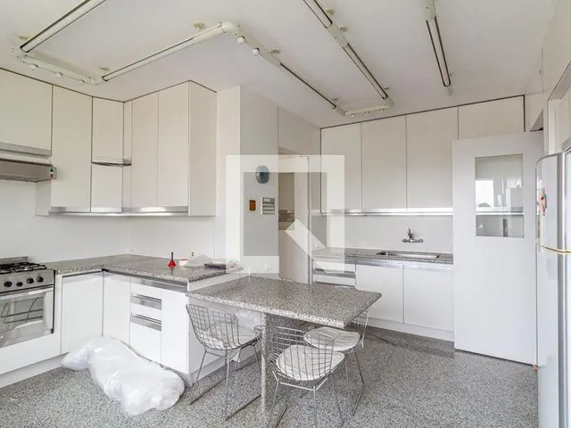 Imagem 11: Descubra um espetacular apartamento à venda no prestigiado bairro de Higienópolis. Com