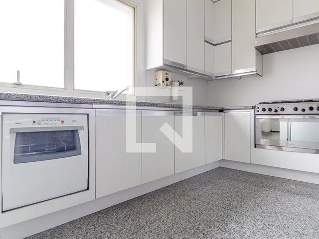Imagem 15: Descubra um espetacular apartamento à venda no prestigiado bairro de Higienópolis. Com