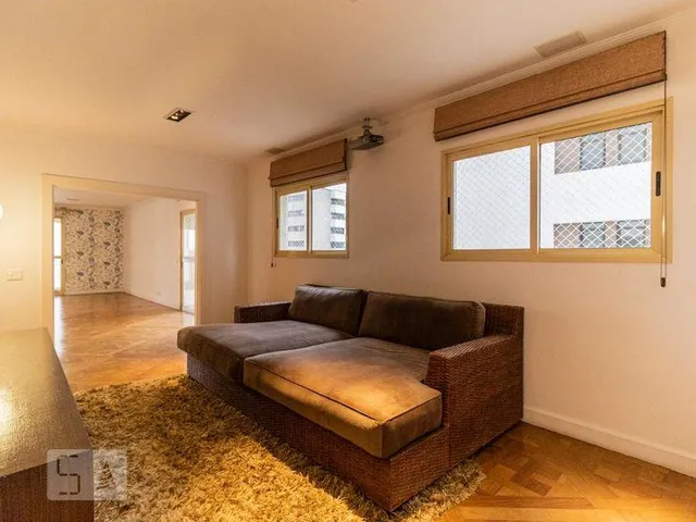 Imagem 3: Agende sua Visita Agora Mesmo. Para Venda Com 3 Quartos e 5 Banheiros, 370 m² em