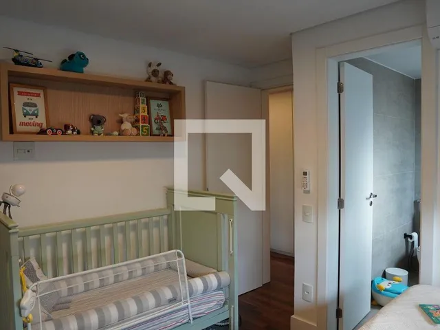 Imagem 5: Localizado no charmoso bairro do Sumaré, em São Paulo, este espaçoso apartamento de