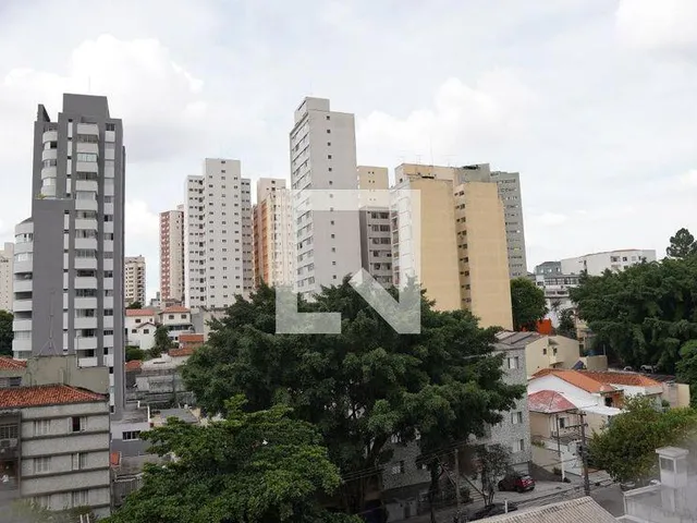 Imagem 8: Localizado no charmoso bairro do Sumaré, em São Paulo, este espaçoso apartamento de