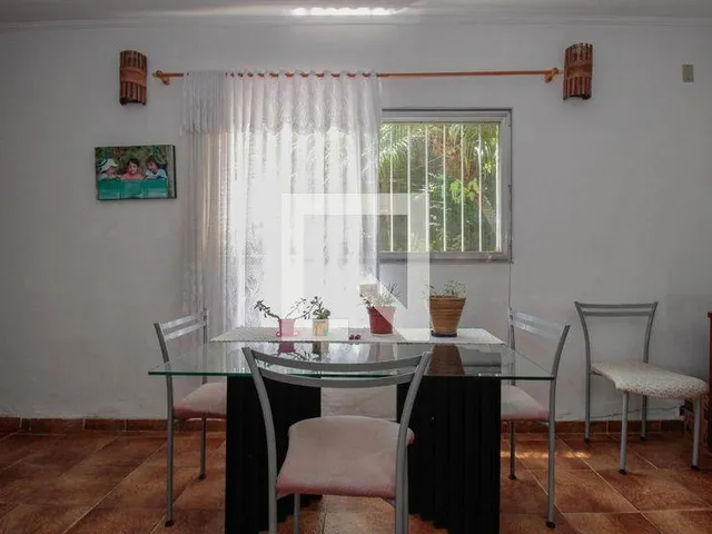 Imagem: Descubra esta encantadora casa no bairro