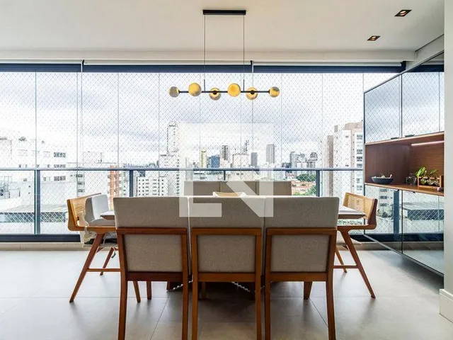 Imagem 2: Este espaçoso apartamento mobiliado, localizado no charmoso bairro do Sumaré, oferece