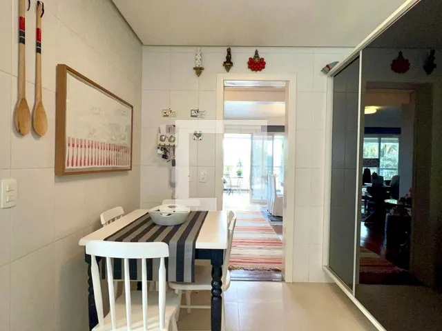 Imagem 15: Localizado no charmoso bairro do Sumaré, em São Paulo, este apartamento oferece uma