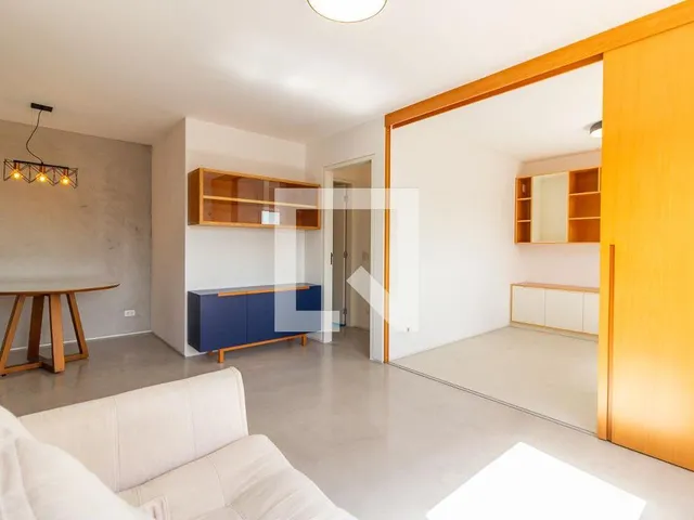 Imagem 4: Localizado no vibrante bairro de Pinheiros, em São Paulo, este apartamento oferece uma