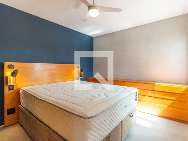 Imagem 9: Localizado no vibrante bairro de Pinheiros, em São Paulo, este apartamento oferece uma