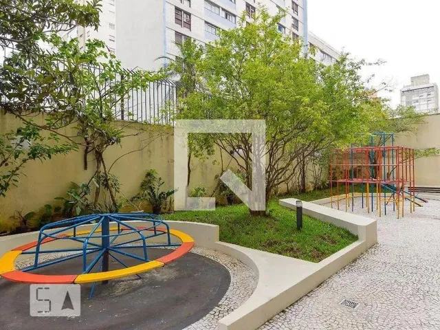 Imagem 14: Localizado no vibrante bairro de Pinheiros, em São Paulo, este apartamento oferece uma