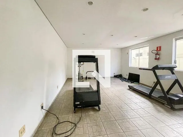 Imagem 13: Localizado no vibrante bairro de Pinheiros, em São Paulo, este apartamento oferece uma