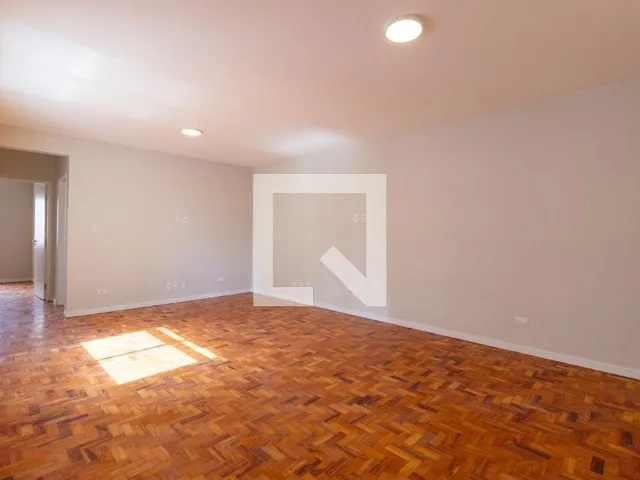 Imagem 12: Localizado no vibrante bairro de Pinheiros, em São Paulo, este apartamento oferece uma