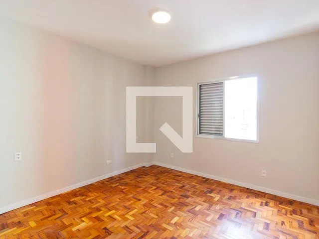 Imagem 11: Localizado no vibrante bairro de Pinheiros, em São Paulo, este apartamento oferece uma