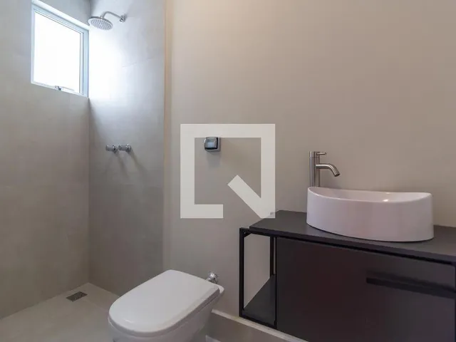 Imagem 8: Localizado no vibrante bairro de Pinheiros, em São Paulo, este apartamento oferece uma