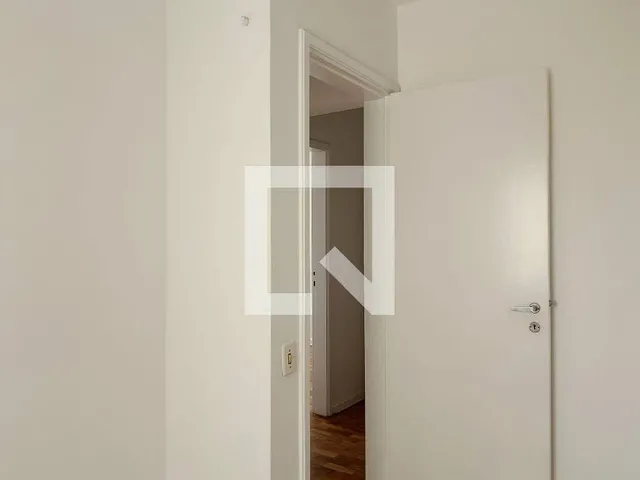 Imagem 14: Localizado em São Paulo, este apartamento oferece uma experiência de moradia