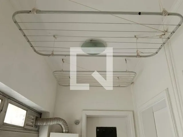Imagem 10: Localizado em São Paulo, este apartamento oferece uma experiência de moradia